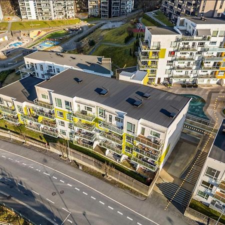 3 Sleeping Rooms For 82M2 Which Direct Traffic To Airport And City Center Bergen Exteriér fotografie