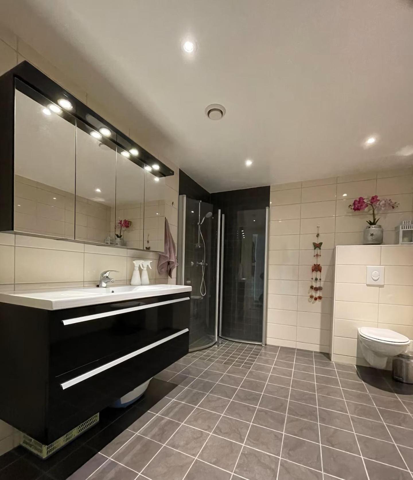 3 Sleeping Rooms For 82M2 Which Direct Traffic To Airport And City Center Bergen Exteriér fotografie