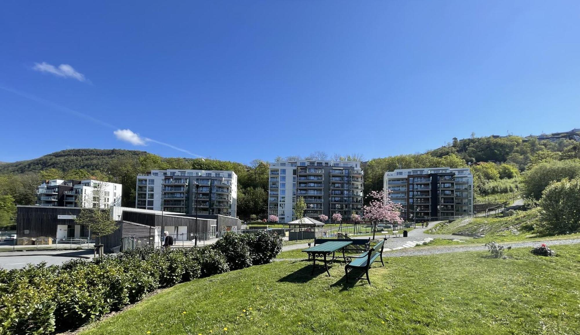3 Sleeping Rooms For 82M2 Which Direct Traffic To Airport And City Center Bergen Exteriér fotografie